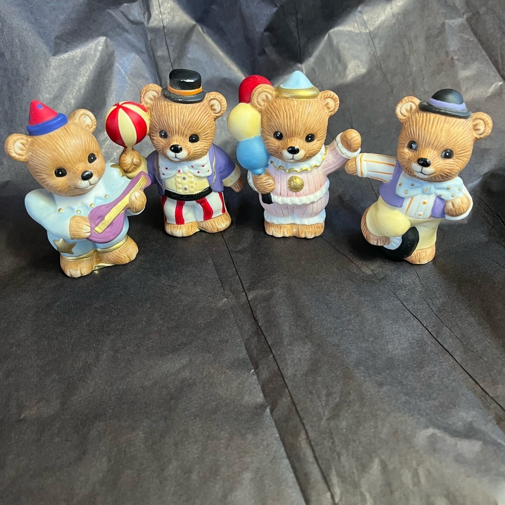 Homeco bears 3 sets thanksgiving/autumn, bear band and circus total of 14 bears